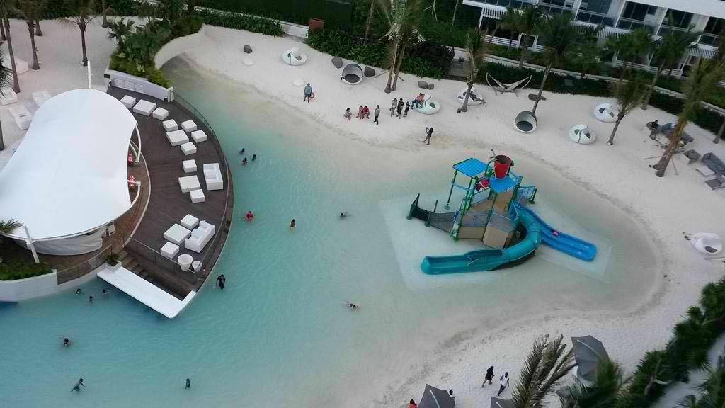 Azure Urban Beach Resort Manila By Radlett Esterno foto