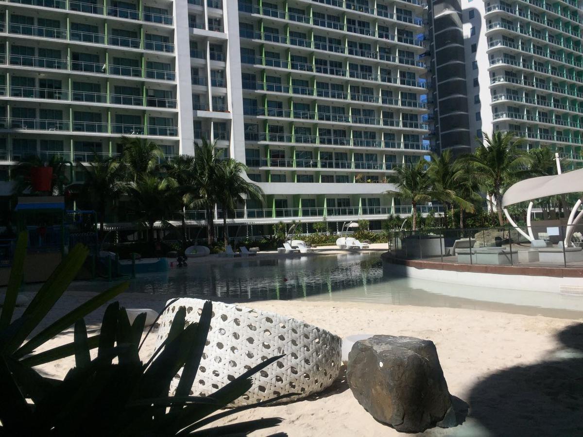 Azure Urban Beach Resort Manila By Radlett Esterno foto