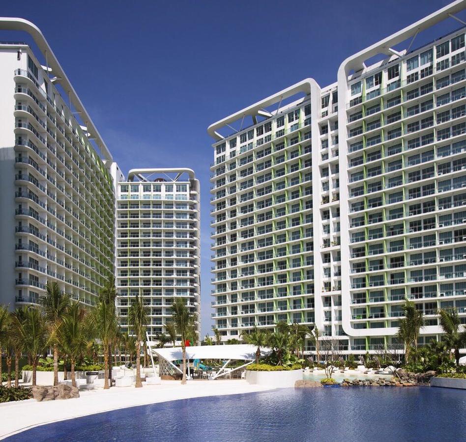Azure Urban Beach Resort Manila By Radlett Esterno foto