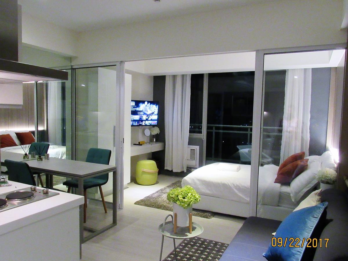 Azure Urban Beach Resort Manila By Radlett Esterno foto