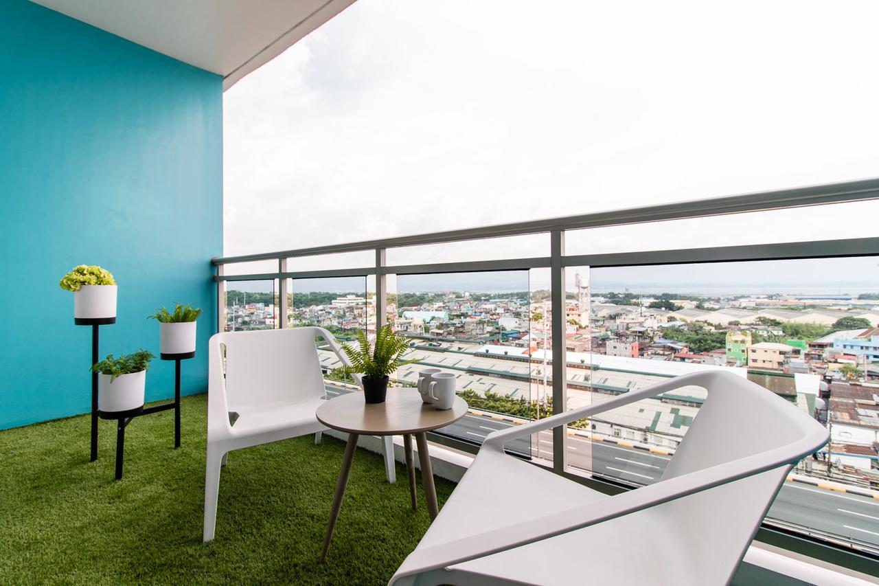 Azure Urban Beach Resort Manila By Radlett Esterno foto